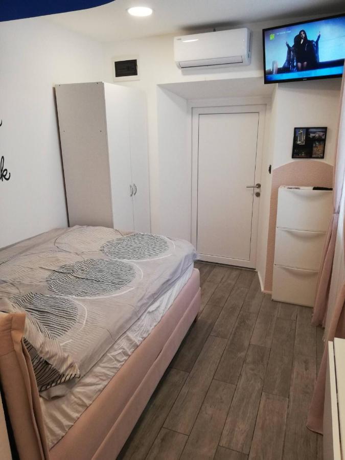 Ichill Apartment Пула Екстериор снимка